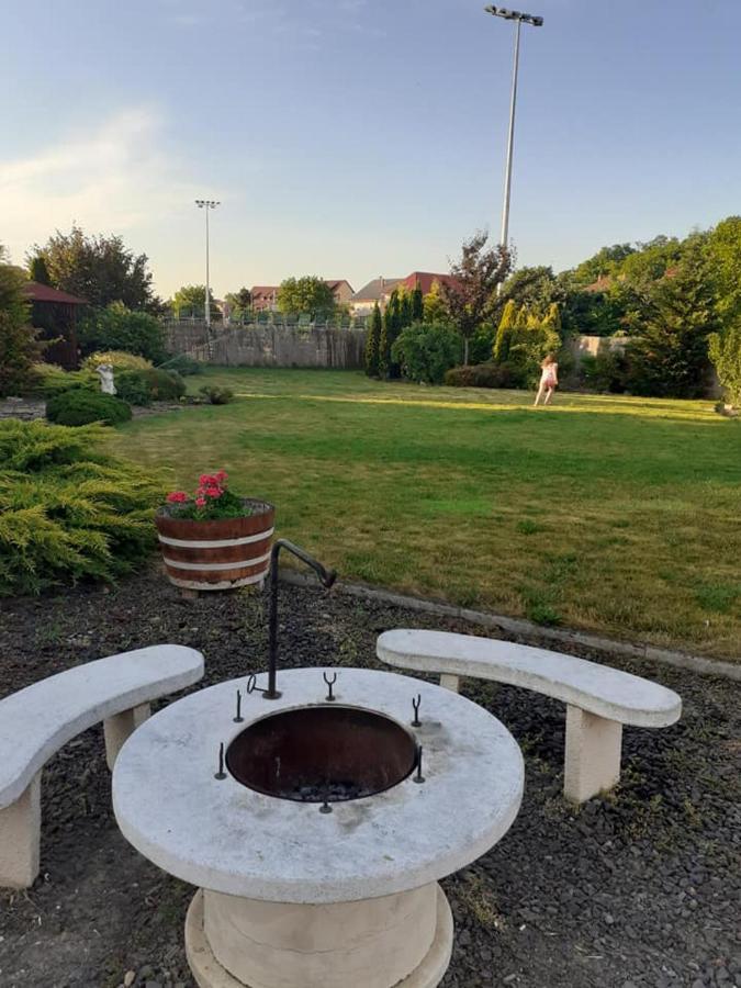 Ani Vendeghaz Egerszalok Apartment ภายนอก รูปภาพ